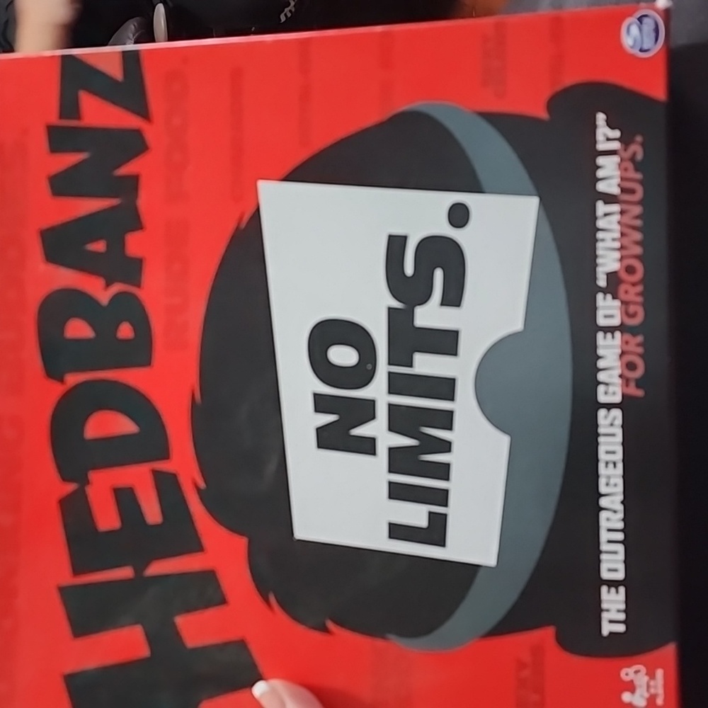 Headbanz no limits card game